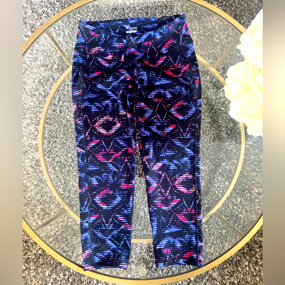 Old Navy Active Capri worn once M